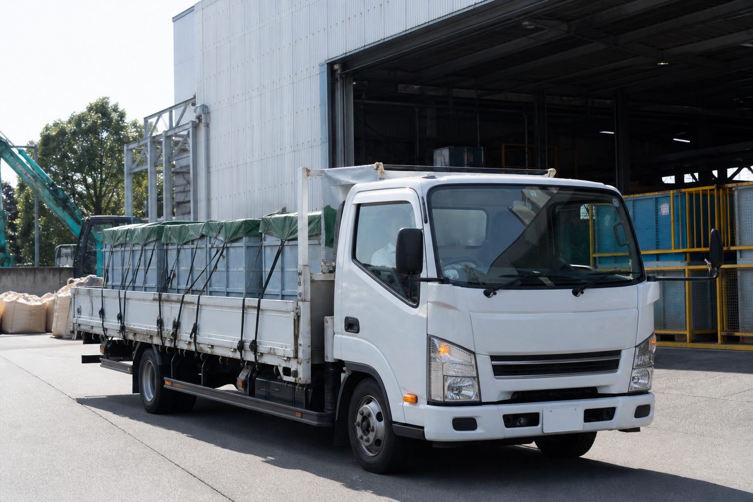 産業廃棄物の収集運搬車（平ボディ）